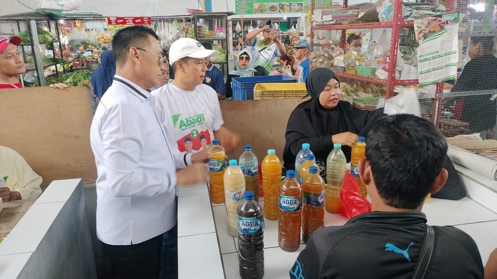 PEDAGANG PASAR LESANPURO YAKIN ABAH ANTON DAN DIMYATI AYATULLAH MENANG
