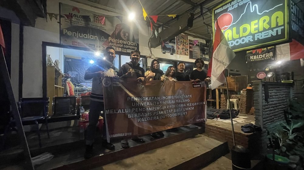 WUJUDKAN UMKM BERKUALITAS: TIM PKM UM BERIKAN PENDAMPINGAN PORFORMA KEUANGAN BERBASIS PSAK ETAP BAGI UMKM