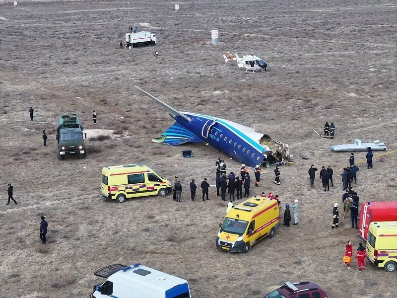 PESAWAT AZERBAIJAN AIRLINES JATUH DI KAZAKHSTAN, 38 TEWAS