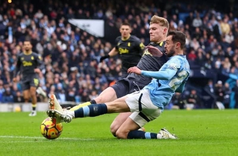 DITAHAN IMBANG EVERTON 1-1, MANCHESTER CITY MAKIN JAUH DARI PERBURUAN JUARA LIGA INGGRIS