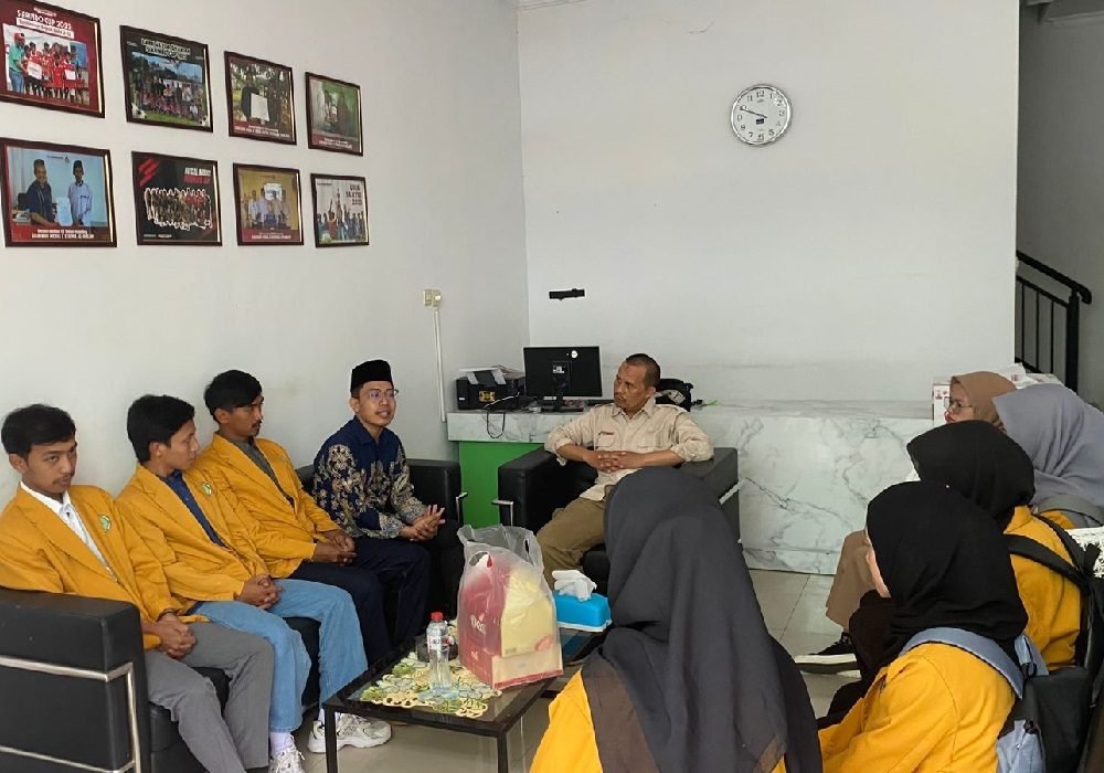 SIAP CETAK JURNALIS HANDAL, MAHASISWA KPI IAI SUNAN KALIJOGO MALANG PKL DI SIARINDO MEDIA