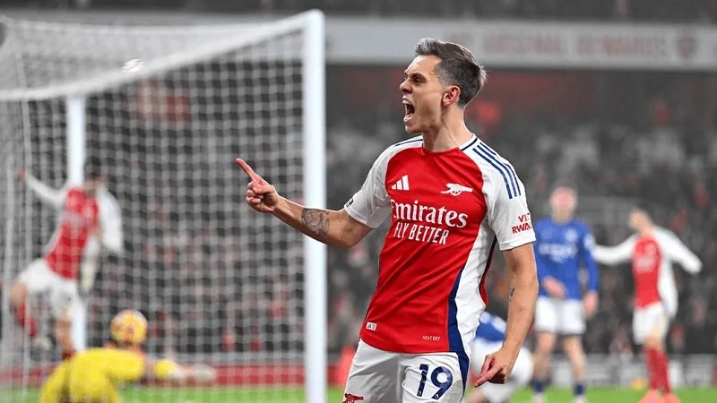 MENANG TIPIS ATAS IPSWICH 1-0, ARSENAL NAIK KE POSISI KEDUA