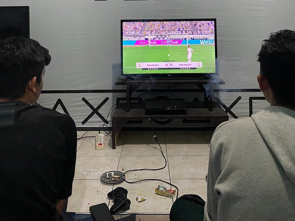 TURNAMEN LOKAL SEBAGAI PEMICU AWAL LAHIRNYA GENERASI E-SPORT BERPRESTASI