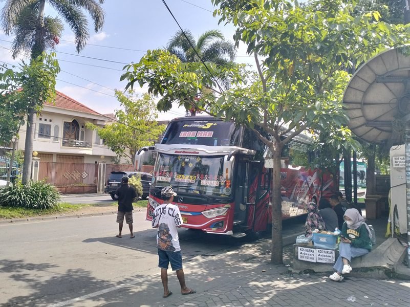 TERMINAL ARJOSARI: TERMINAL TERBESAR DAN PUSAT TRANSPORTASI DI KOTA MALANG