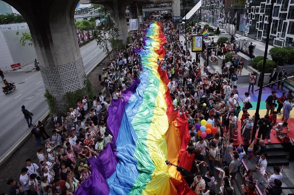 PENGESAHAN UU PERNIKAHAN SESAMA JENIS DI THAILAND, PRO DAN KONTRA MENGGEMA DI INDONESIA