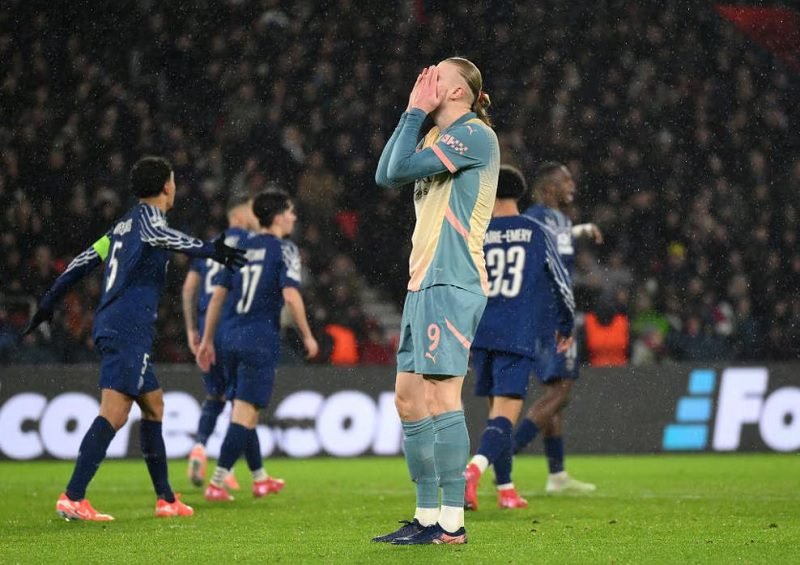 TERTINGGAL DUA GOL, PSG KALAHKAN MANCHESTER CITY 4-2