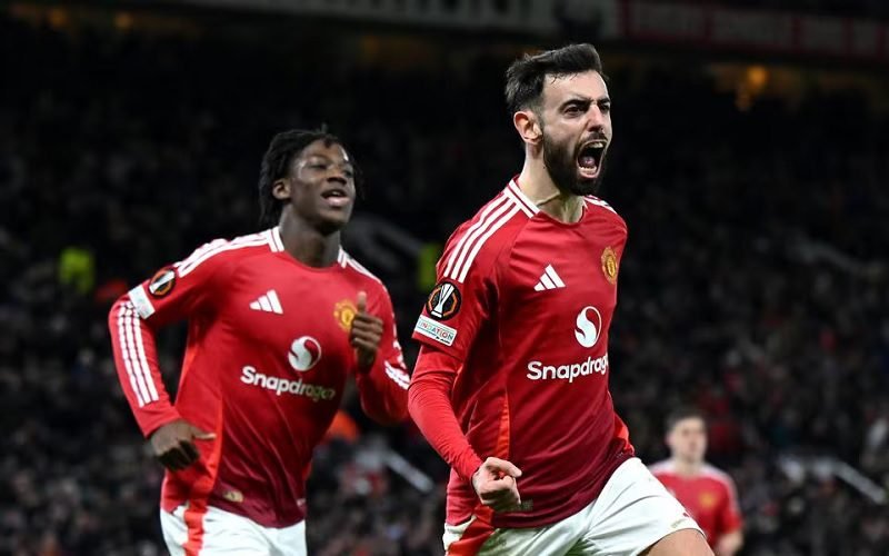 MANCHESTER UNITED SUKSES KALAHKAN RANGERS 2-1 DI OLD TRAFFORD