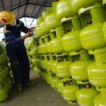PEMERINTAH LARANG PENGECER JUAL LPG SUBSIDI, WARGA KELUHKAN KEBIJAKAN BARU