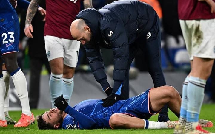 CEDERA PARAH, STRIKER CHELSEA MARC GUIU BAKAL ABSEN LAMA