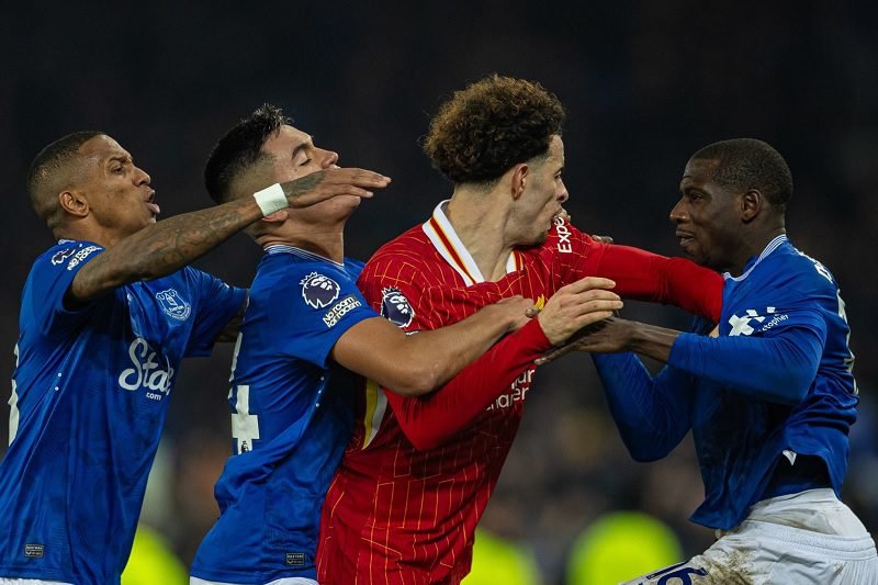 DIWARNAI 4 KARTU MERAH, EVERTON IMBANGI LIVERPOOL 2-2 DI GOODISON PARK