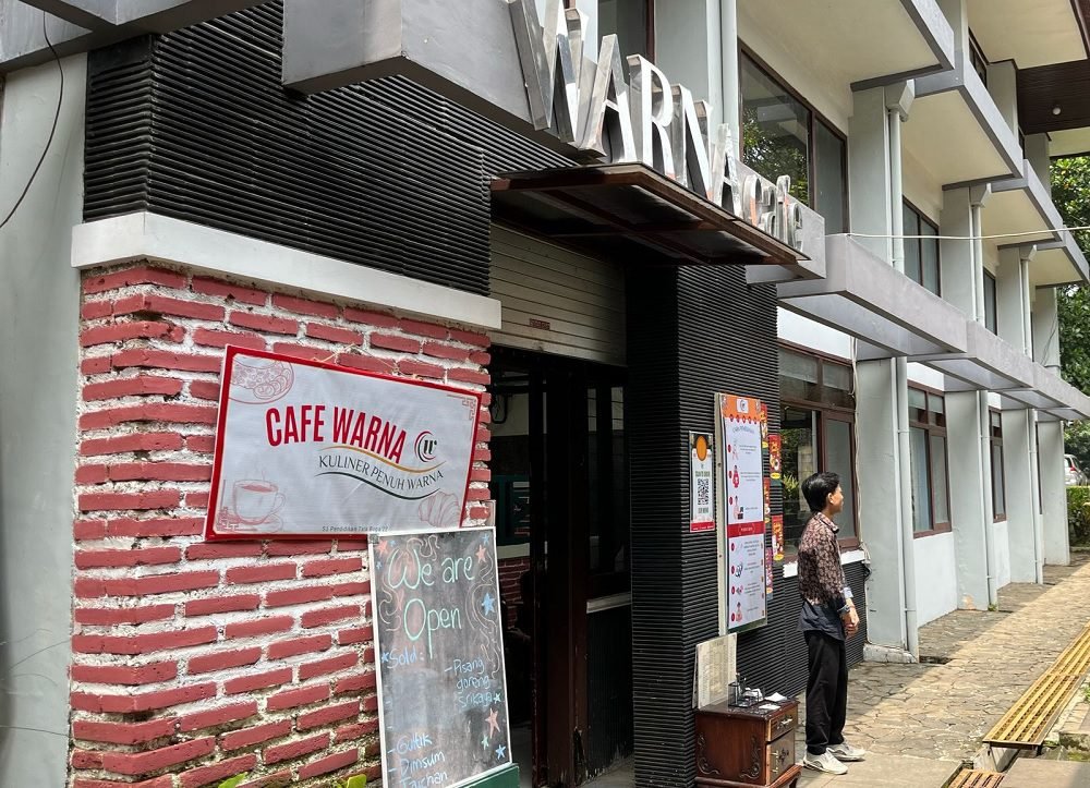 CAFE WARNA UM, KREASI MAHASISWA TATA BOGA DENGAN KONSEP MENARIK