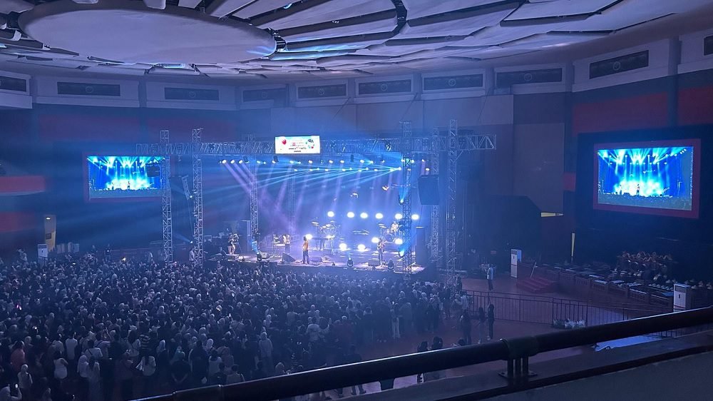 KONSER JUICY LUICY GEMPARKAN GRAHA CAKRAWALA MALANG