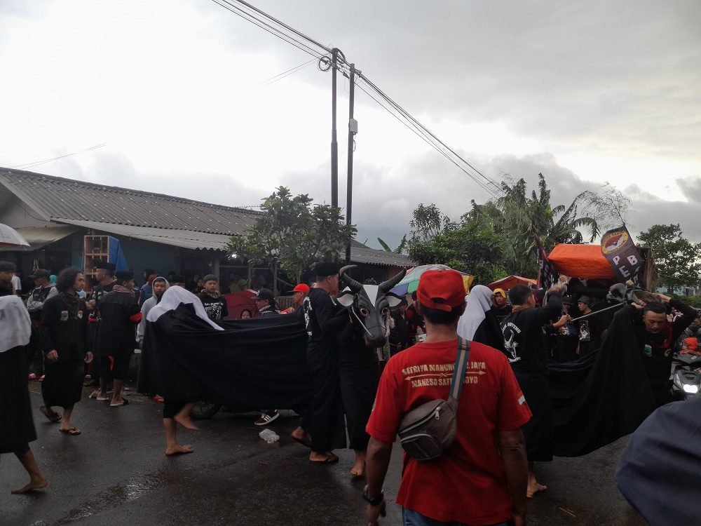 KESENIAN BANTENGAN, WARISAN BUDAYA YANG TERUS DILESTARIKAN DI DESA MADIREDO