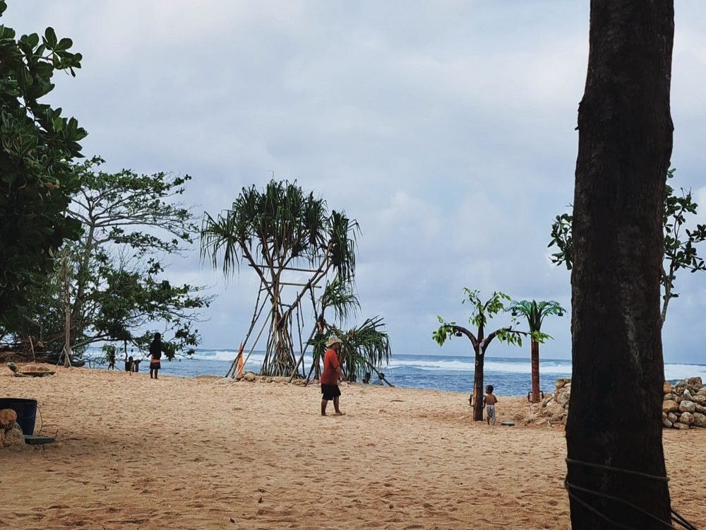 PANTAI TANJUNG PENYU MALANG, MENGALAMI PENURUNAN PENGUNJUNG DI HARI BIASA