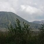 MENAWARKAN PEMANDANGAN INDAHNYA MATAHARI TERBIT, GUNUNG BROMO MENJADI DESTINASI WISATA MEMUKAU
