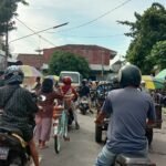 PASAR PAMENANG PARE DIPADATI PEMBELI, HARGA BAHAN POKOK MELONJAK MENJELANG LEBARAN