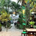 KAFE KAYU WATU, DESTINASI FAVORIT MAHASISWA DI METRO DENGAN NUANSA ESTETIK