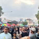 PASAR TAKJIL DI JALAN SURABAYA KOTA MALANG MENYEBABKAN KEMACETAN