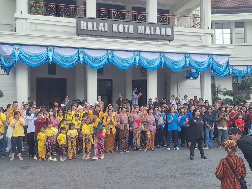 FKAUB MALANG LIBATKAN GENERASI MUDA DALAM AKSI BERBAGI TAKJIL