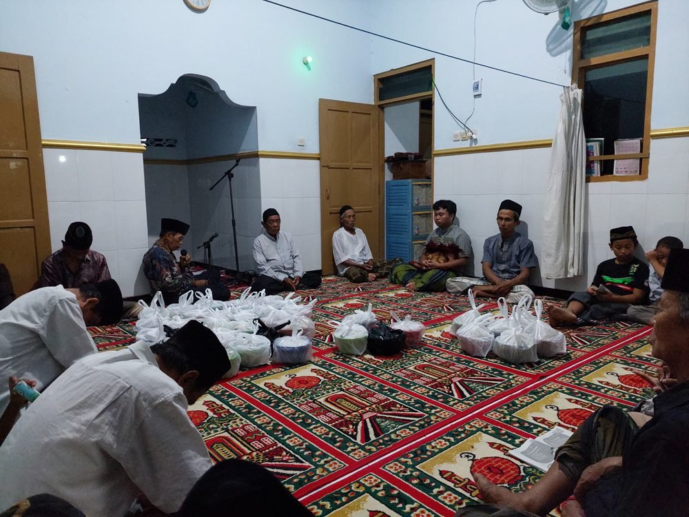 TRADISI MALEMAN DI DESA BANGGLE, WUJUD PENGHORMATAN LELUHUR DAN MERAIH KEBERKAHAN LAILATUL QADAR