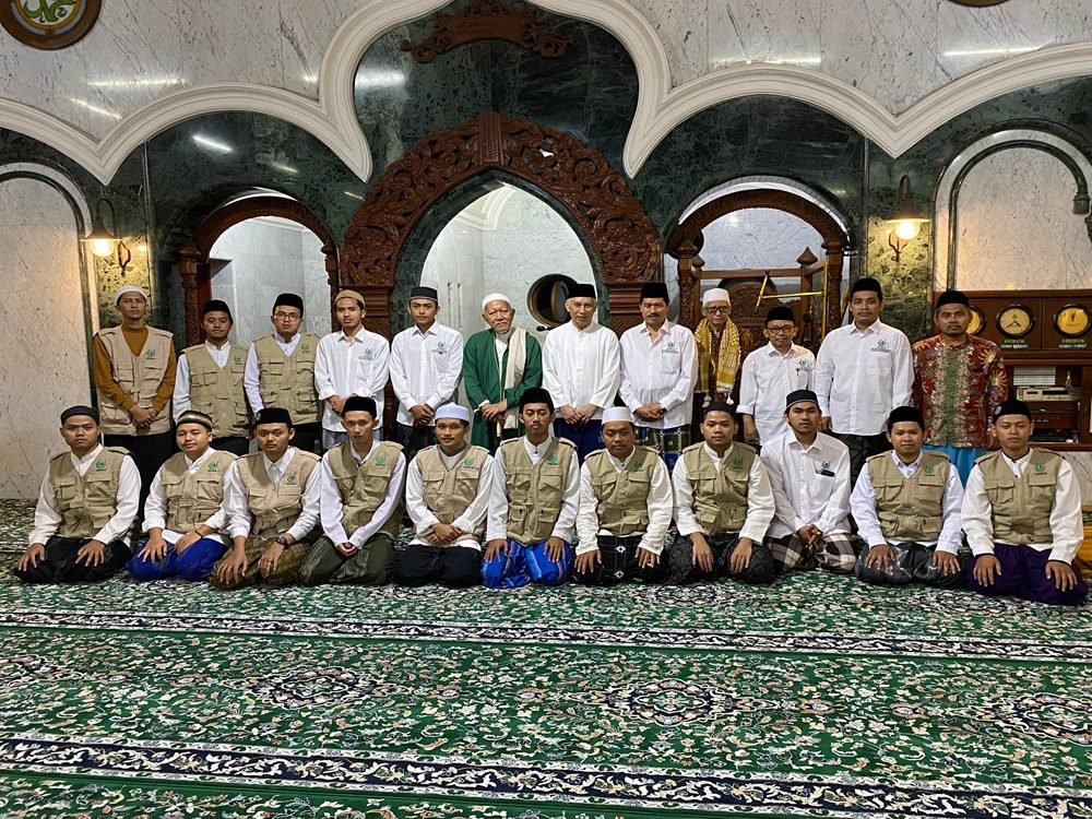 PELUNCURAN LEMBAGA ZISWA DI MASJID JAMI' AGUNG KOTA MALANG, MENDORONG KESADARAN ZAKAT DAN WAKAF DI KALANGAN MUDA