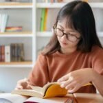 AGAR TIDAK MUDAH BOSAN, INI 5 TEKNIK MEMBACA BUKU CEPAT YANG BISA KAMU COBA