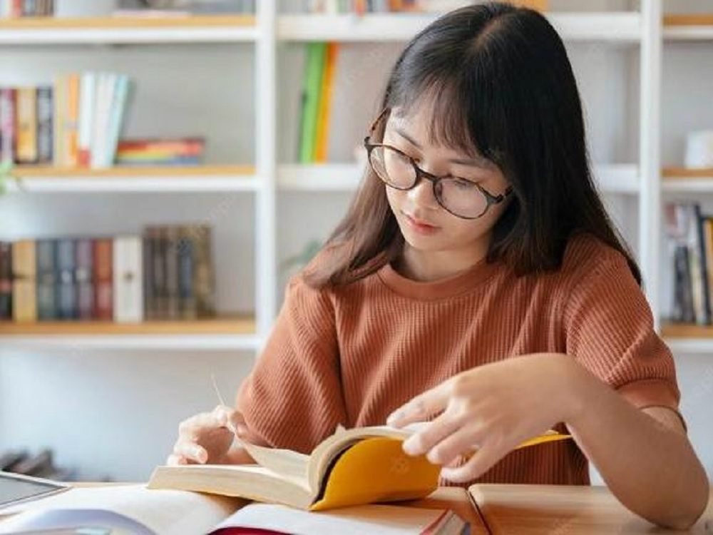 AGAR TIDAK MUDAH BOSAN, INI 5 TEKNIK MEMBACA BUKU CEPAT YANG BISA KAMU COBA