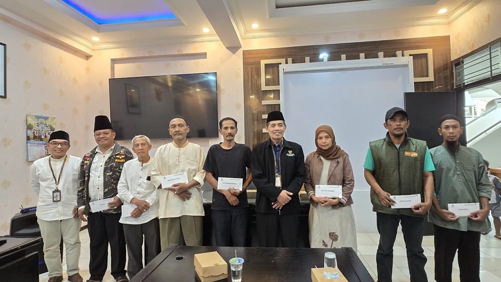 BERBAGI DI BULAN SYAWAL BAZNAS KOTA MALANG SALURKAN ZIS BULAN APRIL 2025 PADA 5 PILAR PROGRAM