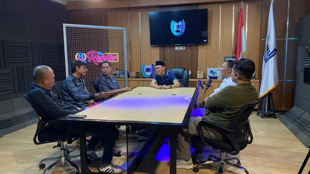 REKTOR UNIVERSITAS BUDI UTOMO DISKUSI DENGAN JURNALIS KOTA MALANG, SOROTI KETIMPANGAN DAN MASA DEPAN PENDIDIKAN DI PODCAST SAM REKTOR