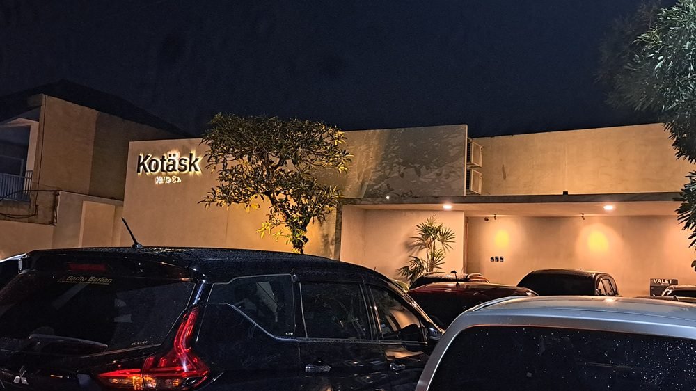 KOTASK CAFE, TEMPAT NONGKRONG KEKINIAN DI JANTUNG KOTA MALANG