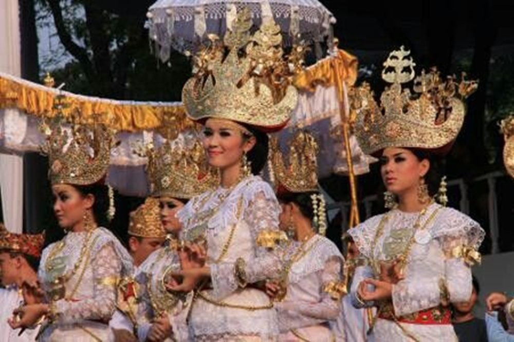 TARI SIGEH PENGUNTEN, WARISAN BUDAYA LAMPUNG YANG MENDUNIA