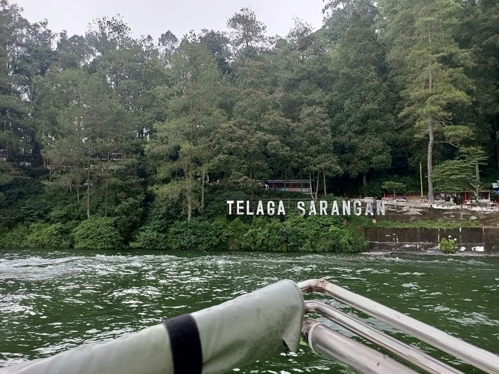 TELAGA SARANGAN DIPENUHI WISATAWAN, AKHIR PEKAN JADI MOMEN FAVORIT