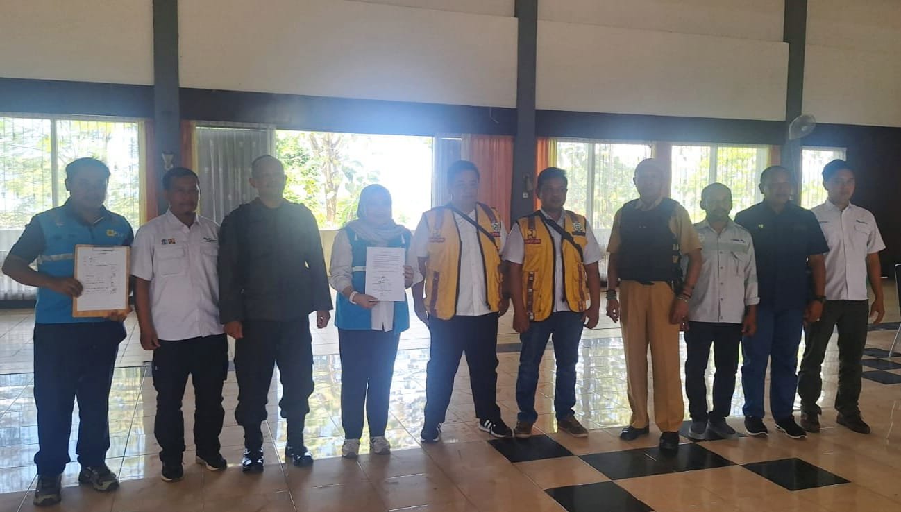 PLN ULP SUMBERPUCUNG JALIN KOORDINASI LINTAS INSTANSI TERKAIT PENGAMANAN POHON DEKAT DENGAN JARINGAN PLN