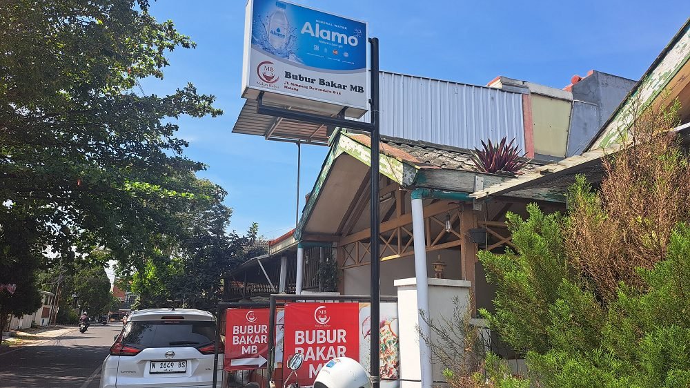 BUBUR BAKAR MB, INOVASI KULINER UNIK YANG MENGGUGAH SELERA DI KOTA MALANG