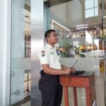 MENJAGA KEAMANAN DI TENGAH KERAMAIAN, SATPAM MOG MALANG SIAGA SETIAP SAAT