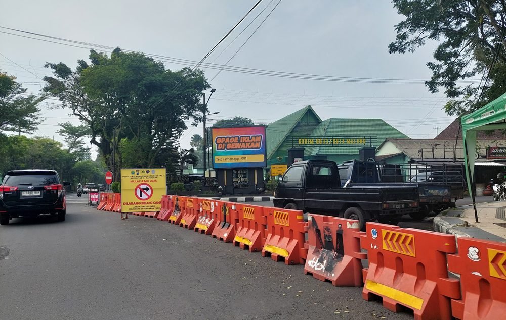 LALU LINTAS DIALIHKAN, AKTIVITAS DI PASAR SPLENDID MENURUN