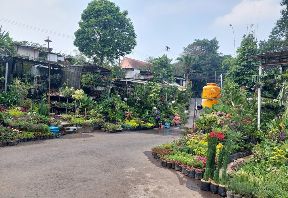 TIGA KALI DIALIHKAN, LALU LINTAS SPLENDID DINILAI MEMBINGUNGKAN PENGUNJUNG