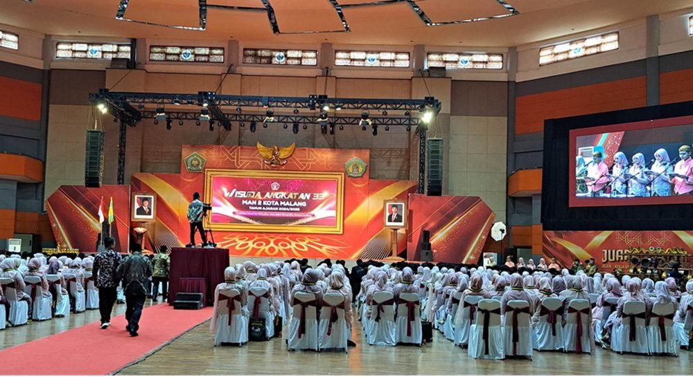 PRESTASI MELESAT, MAN 2 KOTA MALANG WISUDA ANGKATAN 33 DAN CATAT 770 PRESTASI