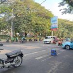 LALU LINTAS DI SEKITAR STASIUN KOTA MALANG CUKUP RAMAI PADA PAGI HARI