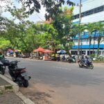 JALAN SURABAYA UNIVERSITAS NEGERI MALANG, OASE SINGKAT PENGEMUDI OJEK ONLINE
