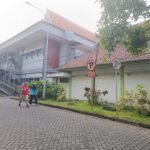 MAHASISWA DAN WARGA MANFAATKAN AREA UNIVERSITAS NEGERI MALANG UNTUK OLAHRAGA PAGI