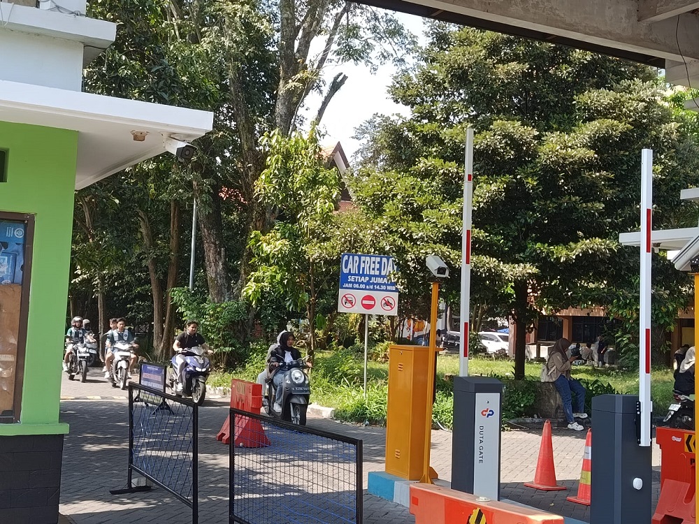 UNIVERSITAS NEGERI MALANG TETAPKAN CAR FREE DAY SETIAP HARI JUMAT, BEBASKAN KAMPUS DARI KENDARAAN