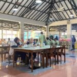 TAK HANYA AKTIVITAS MEDIS, FOOD COURT RSUD. Dr. SAIFUL ANWAR MALANG RAMAI SEJAK PAGI