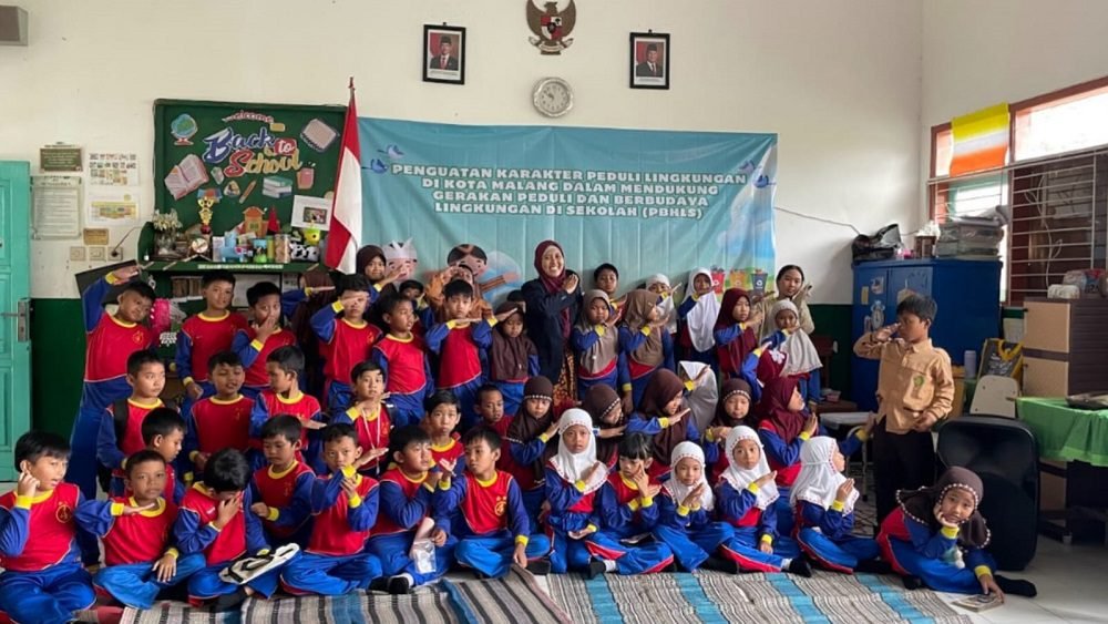 CINTAI BUMI, MEMBANGUN KARAKTER PEDULI LINGKUNGAN PADA GEN ALPHA