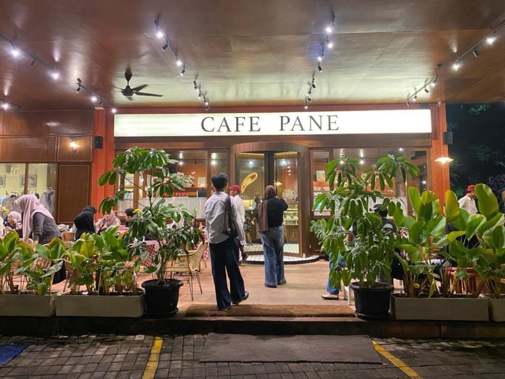 CAFE PANE PIZZERIA, KAFE ESTETIK BERNUANSA ITALIA DENGAN SAJIAN PIZZA YANG OTENTIK