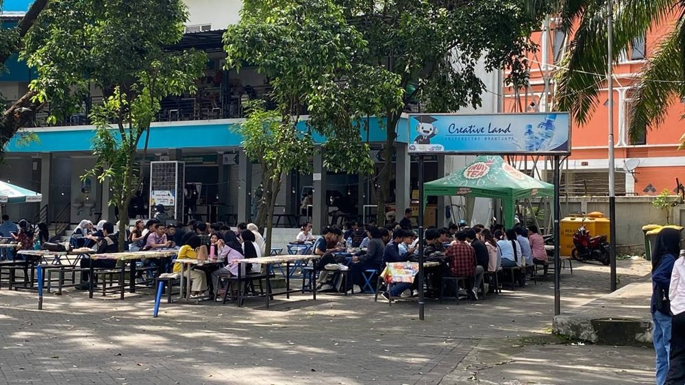 KANTIN CREATIVE LAND, SPOT KULINER MAHASISWA UNIVERSITAS BRAWIJAYA YANG SELALU RAMAI
