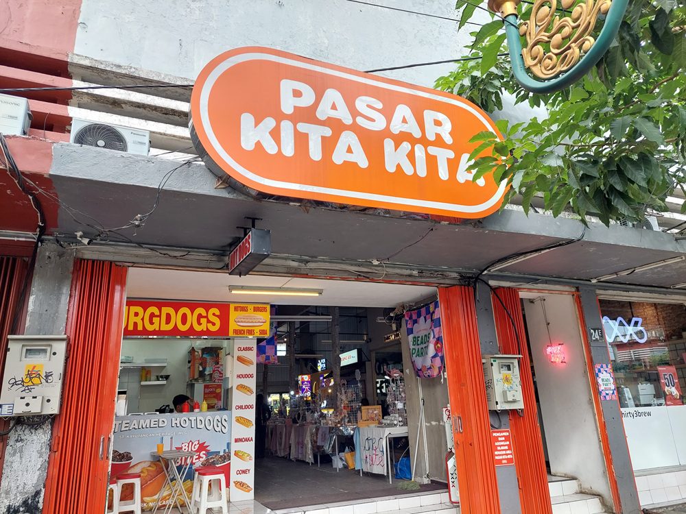 PASAR KITA-KITA, SURGA KULINER DAN AKSESORIS UNIK DI KAWASAN KAYUTANGAN HERITAGE