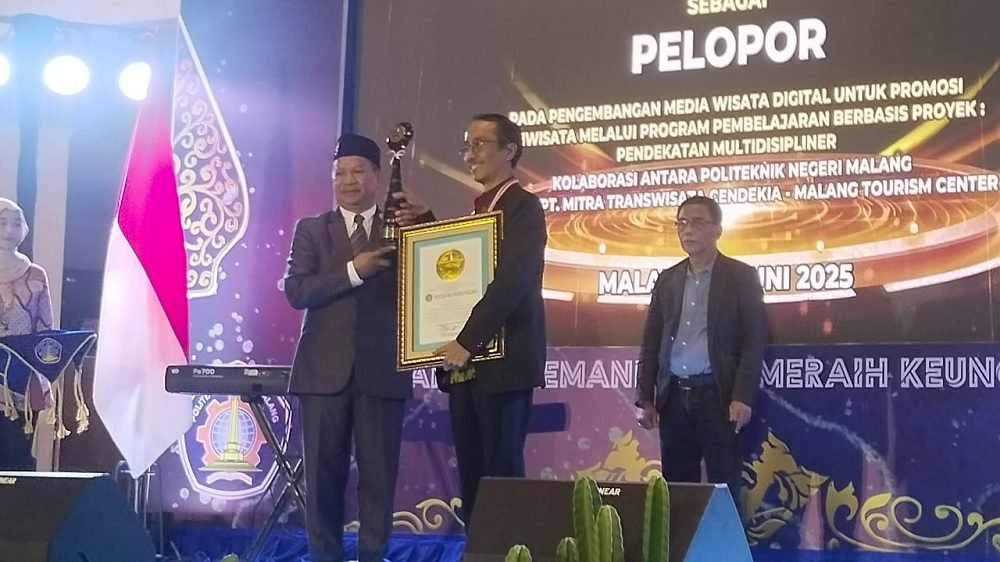 GRAND LAUNCHING "TRAVELINKCENTER" DAN PENGHARGAAN LEMBAGA PRESTASI INDONESIA DUNIA