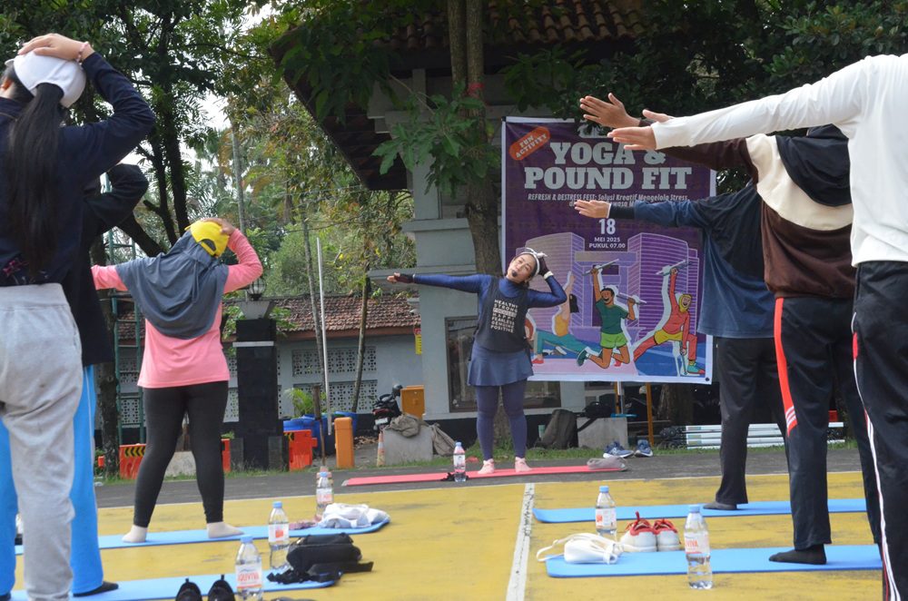 FUN ACTIVITY YOGA DAN POUND FIT JADI SARANA SEHAT ATASI STRES DI KALANGAN DEWASA MUDA