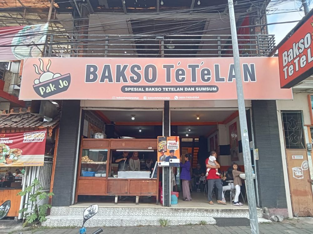 MENIKMATI HANGATNYA BAKSO TETELAN DENGAN VIEW KOTA BATU